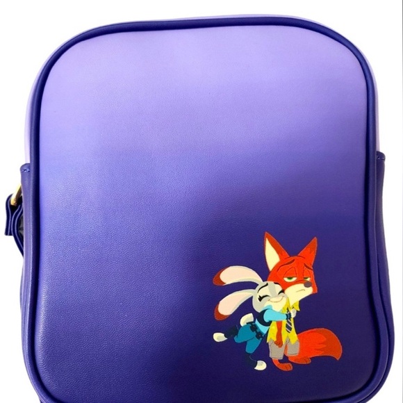 Disney Loungefly Zootopia Nick Wilde Judy Hopps Purple Medium Crossbody Bag Rare - Picture 4 of 5
